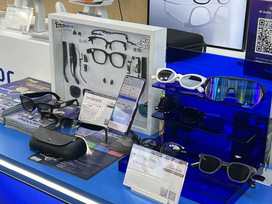 EmdoorXR presented AI glasses، أudio glasses، و spatial computing devices at Global Sources 2025