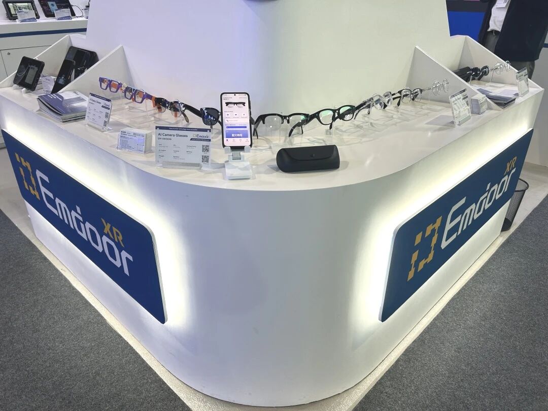 نظارات كاميرا AI: الرؤية تلتقي بالذكاء