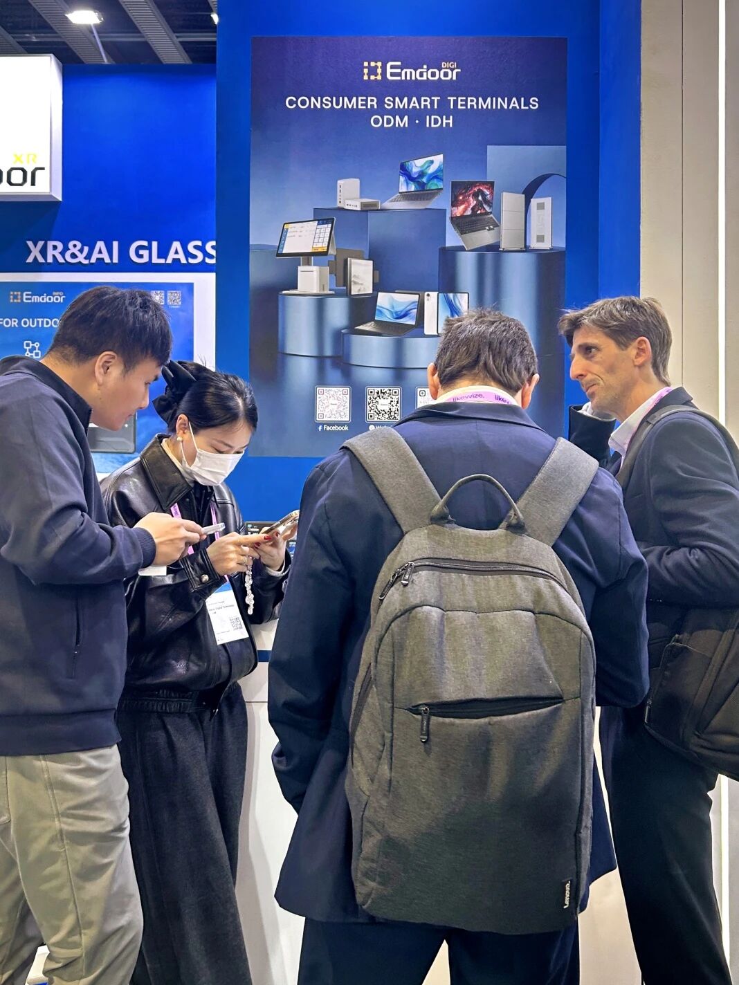 Emdoor سلسلة DL كمبيوتر محمول كامل الضوء من البلاستيك