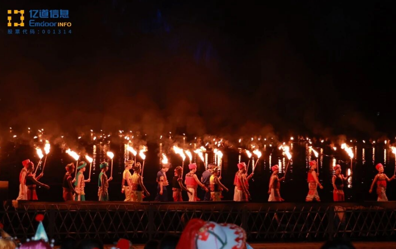 انطباع ليو سانجي performance in Yangshuo at night
